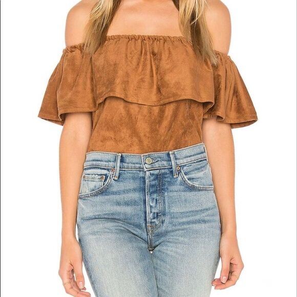 CUPCAKES & CASHMERE JENNINGS FLOUNCE OFF SHOULDER FAUX SUEDE TOP SMALL - Picture 9 of 11